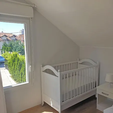 Villa Kuca Ema *