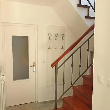 Villa Kuca Ema *